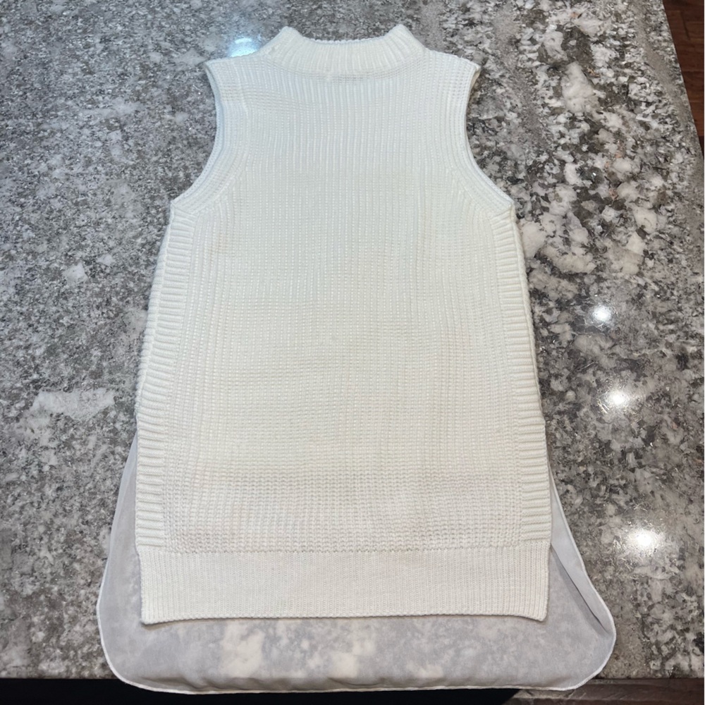 Bishop + Young Women Chunky Knit Cream Sweater Vest W/ Trim Size Small